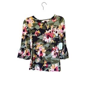 NWT Camo &‎ Floral Bell Sleeve Top – Women's Size M